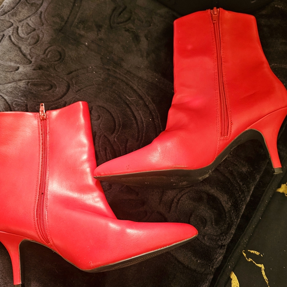 Red Heeled Boots with and Pointed Toe - Picture 4 of 4